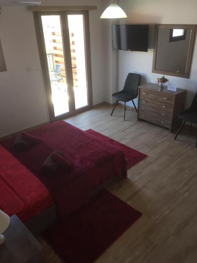Love Holiday Suite 1 Tris Elies المظهر الخارجي الصورة