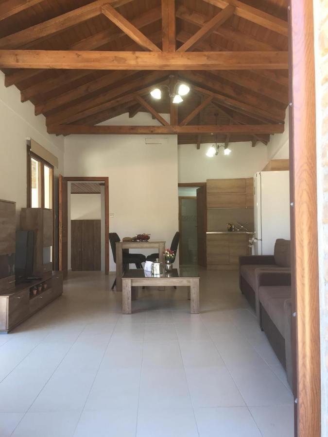 Love Holiday Suite 1 Tris Elies المظهر الخارجي الصورة